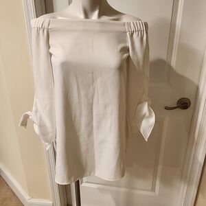 Club Monaco size 0 white off shoulders blouse with ties on sleeves